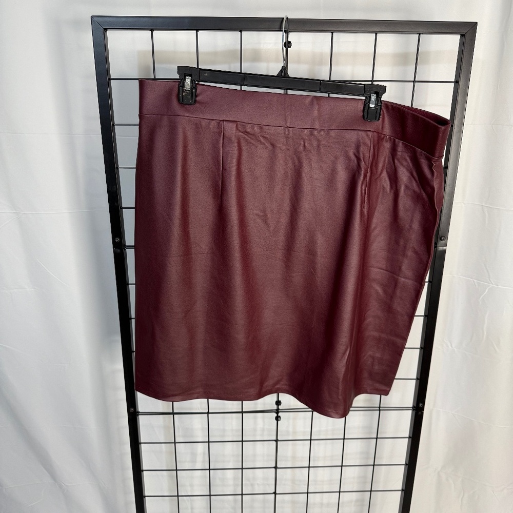 Torrid NWT 3X Burgundy Faux Leather Pencil Skirt